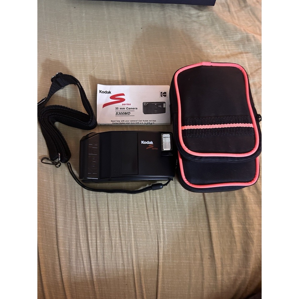 Kodak S300MD 35mm Film Camera With Instructions & Bag! Works
